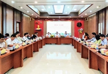 Phát huy vai trò báo chí cách mạng tham gia xây dựng Đảng và hệ thống chính trị, bảo vệ nền tảng tư tưởng của Đảng, đấu tranh, phản bác các quan điểm sai trái, thù địch trong tình hình mới