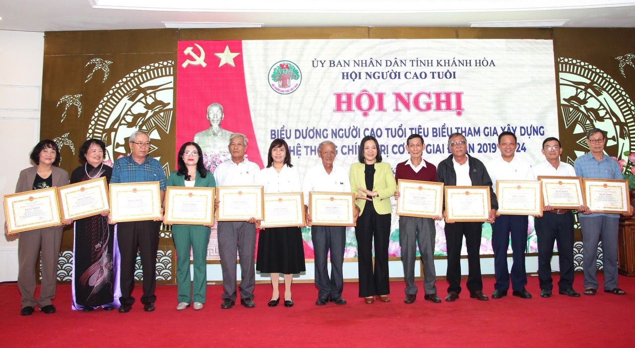 Phát huy phong trào thi đua yêu nước “Tuổi cao - Gương sáng” Chào mừng Ngày Quốc tế Người Cao tuổi 01/10