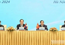 Tăng cường kết nối hai nền kinh tế, hạ tầng giao thông chiến lược Việt Nam-Lào