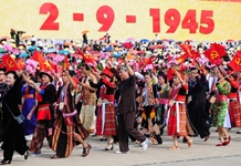 Vững tin vào tương lai rạng rỡ của Đảng và dân tộc