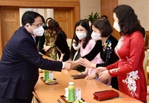 Truyền thống nhân hậu, đảm đang, trí tuệ và cống hiến luôn tỏa sáng trong người phụ nữ Việt Nam