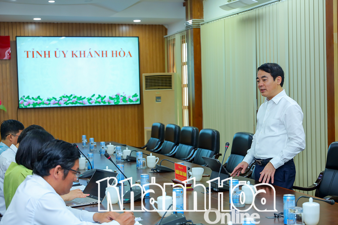 Bí thư Tỉnh ủy Nghiêm Xuân Thành giao một số nhiệm vụ cho Tổ công tác KPI