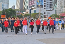 Gần 1.000 người tham gia Chiến dịch “Triệu bước chân nhân ái”