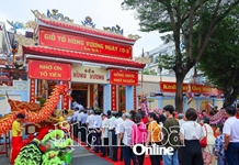 Lãnh đạo tỉnh dâng hương tưởng nhớ các Vua Hùng