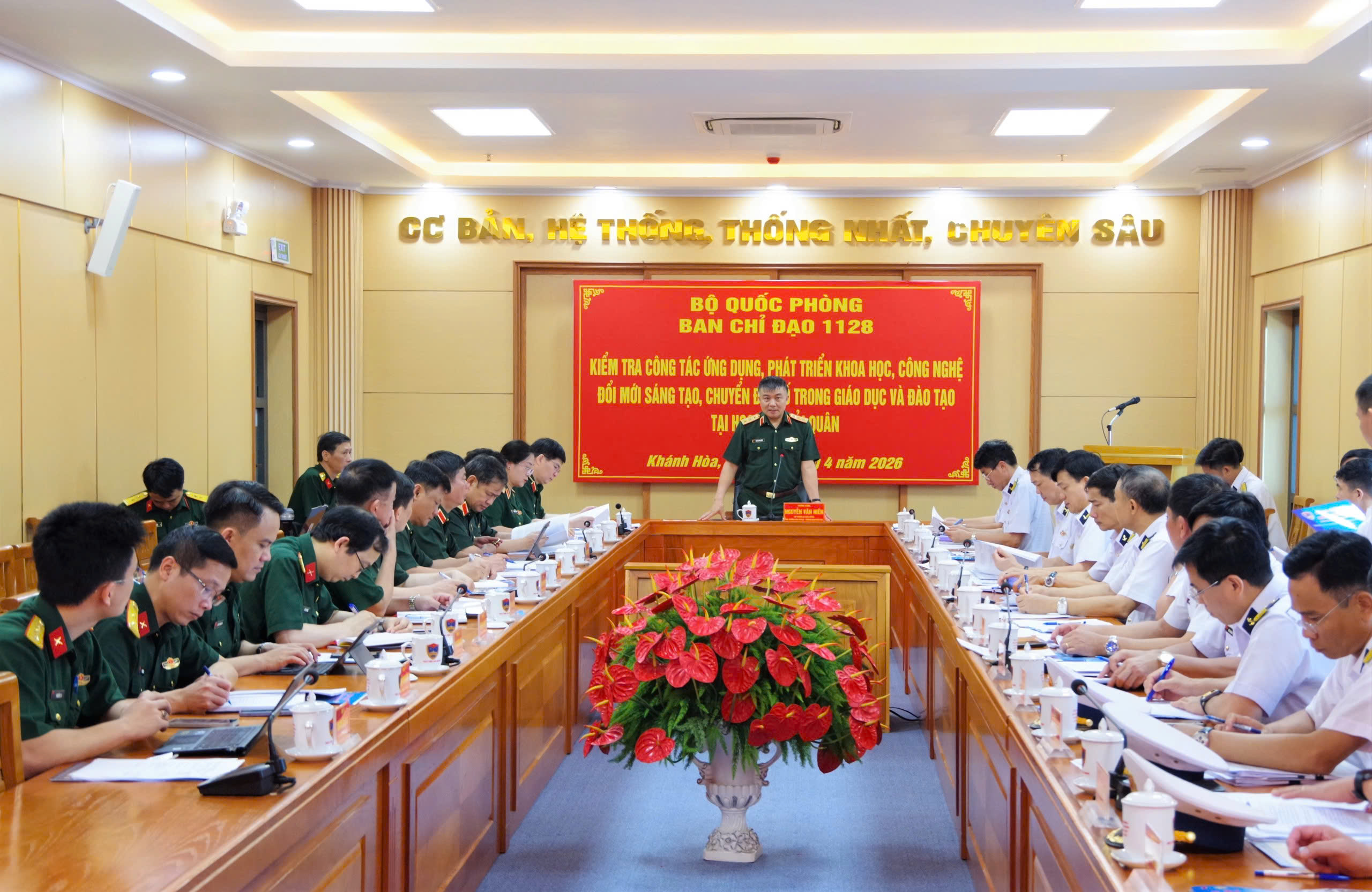 Thượng tướng Nguyễn Văn Hiền, Thứ trưởng Bộ Quốc phòng kiểm tra chuyển đổi số tại Học viện Hải quân 