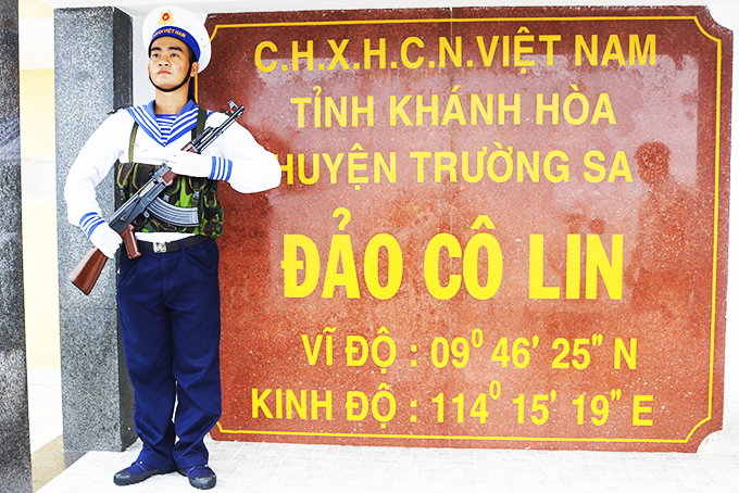 Ngày đêm giữ biển, đảo quê hương