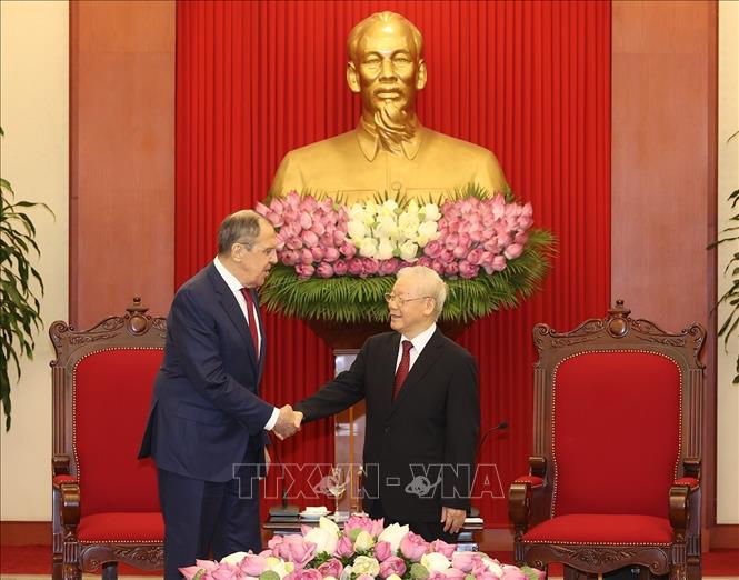         Tổng Bí thư Nguyễn Phú Trọng tiếp Bộ trưởng Ngoại giao Liên bang Nga    