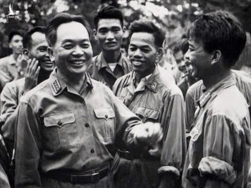 Đóng góp của Đại tướng Võ Nguyên Giáp đối với cách mạng Tháng Tám năm 1945