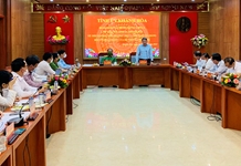 Làm việc với Ban Thường vụ Tỉnh ủy về tổng kết 15 năm thực hiện Nghị quyết Trung ương 5 (khóa X)