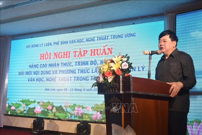 Nắm bắt thực tiễn đời sống văn hóa, văn học nghệ thuật trong tình hình mới