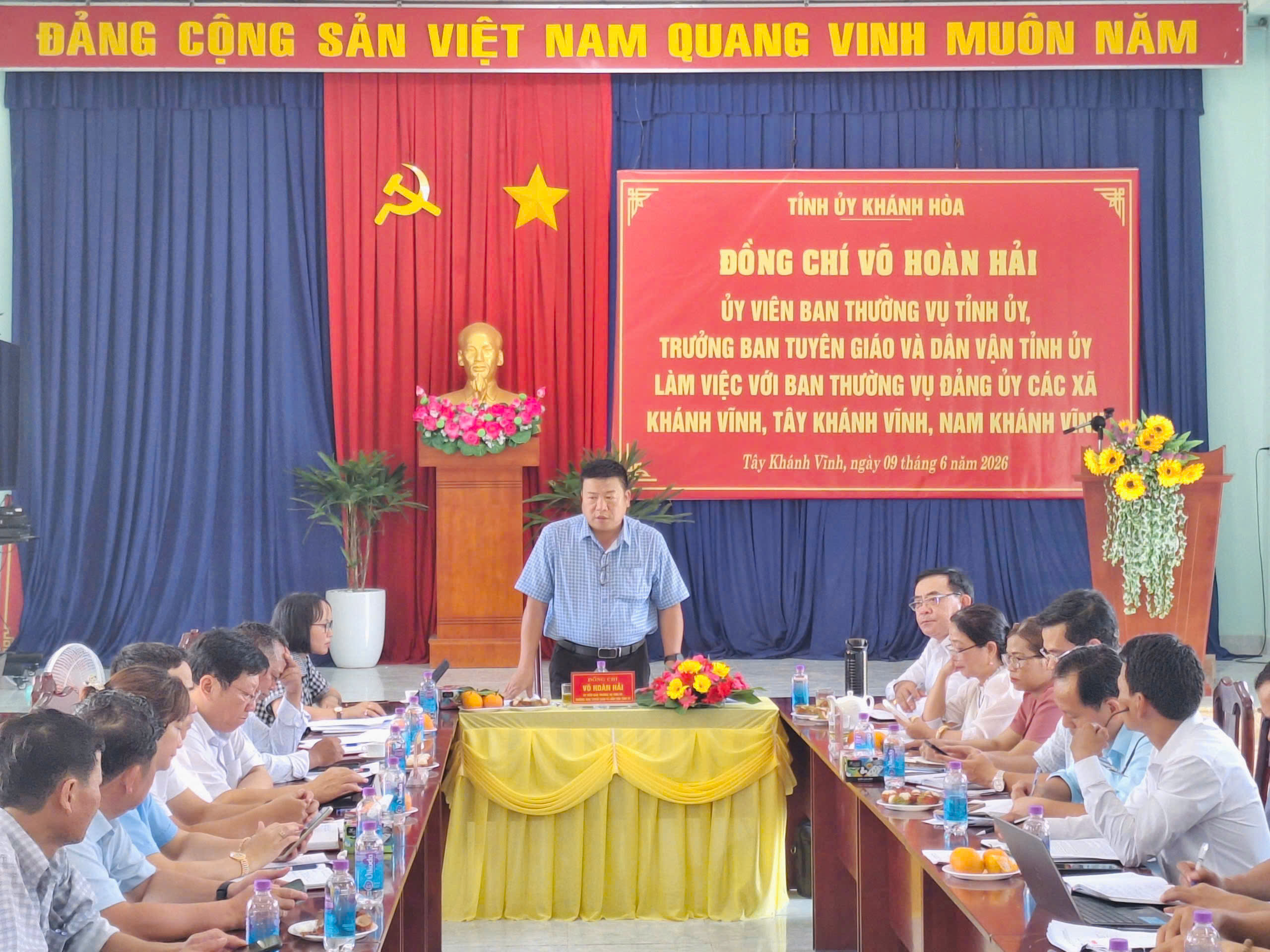 Đồng chí Trưởng Ban Tuyên giáo và Dân vận Tỉnh ủy làm việc với Ban Thường vụ Đảng ủy các xã: Khánh Vĩnh, Tây Khánh Vĩnh, Nam Khánh Vĩnh.