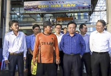 Bộ trưởng Bộ Nông nghiệp và Phát triển nông thôn Lê Minh Hoan khảo sát Cảng cá Hòn Rớ