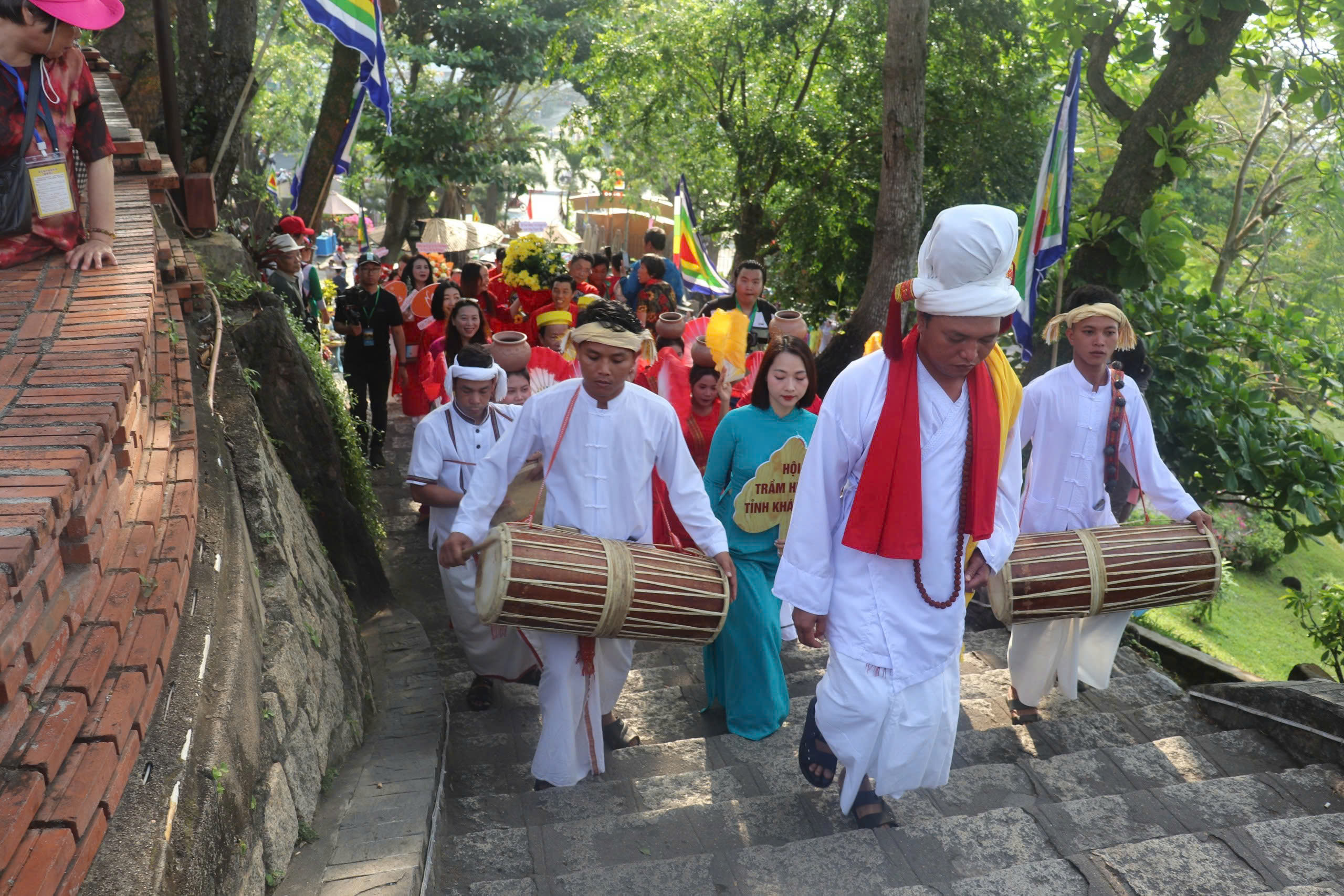 LỄ HỘI THÁP BÀ PÔ NAGAR: TÔN VINH VĂN HÓA TRUYỀN THỐNG, THẮT CHẶT TÌNH ĐOÀN KẾT DÂN TỘC