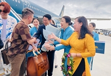 Khánh Hòa đón chuyến bay Vietnam Airlines “xông đất” đầu năm Giáp Thìn 2024