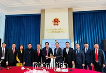 Phó Bí thư Thường trực Tỉnh ủy Nguyễn Khắc Toàn thăm và làm việc tại Đại sứ quán Việt Nam tại Liên bang Nga