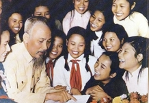 Vận dụng quan điểm của Chủ tịch Hồ Chí Minh về chiến lược “trồng người” vào giáo dục đạo đức, lối sống cho thanh niên Việt Nam hiện nay