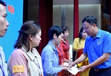 Lấy người lao động làm trung tâm trong xây dựng chính sách, pháp luật