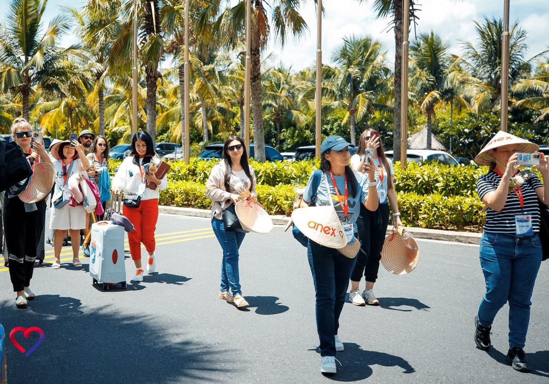 Đoàn famtrip của 200 đại lý du lịch Kazakhstan đến khảo sát du lịch Nha Trang