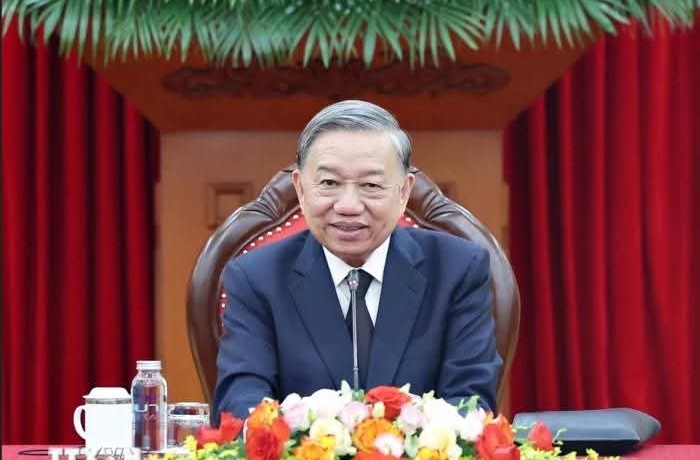 Tổng Bí thư Tô Lâm ký Quy định về công tác chính trị, tư tưởng trong Đảng