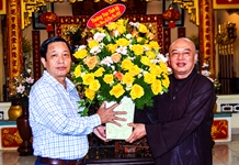 Ông Hà Quốc Trị - Phó Bí thư Tỉnh ủy, Trưởng đoàn Đại biểu Quốc hội tỉnh: Thăm, chúc mừng 2 cơ sở phật giáo