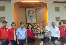 Đoàn công tác Hội Chữ thập đỏ Việt Nam làm việc với Thường trực Tỉnh ủy Khánh Hòa