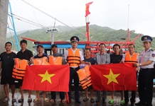 Cảnh sát biển đồng hành cùng ngư dân tỉnh Khánh Hòa