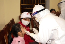 Cần chăm sóc trẻ tới trường thế nào khi chưa tiêm vaccine Covid-19?