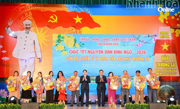 Ấm áp cầu truyền hình chúc Tết Trường Sa