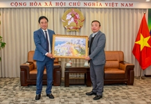 Ông Nguyễn Khắc Toàn - Phó Bí thư Thường trực Tỉnh ủy, Chủ tịch HĐND tỉnh làm việc với Tổng Lãnh sự Việt Nam tại Thượng Hải, Trung Quốc