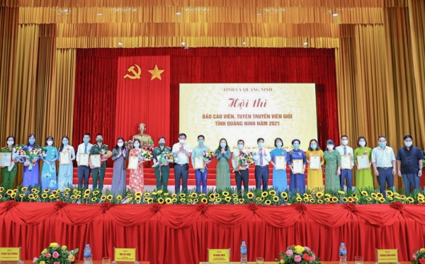 Nguyên tắc và nội dung đổi mới phương pháp định hướng dư luận xã hội ở nước ta hiện nay