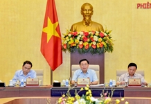 Bế mạc phiên họp thứ 13 của Ủy ban Thường vụ Quốc hội