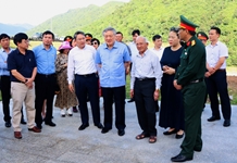 Ông Nguyễn Hòa Bình - Ủy viên Bộ Chính trị, Bí thư Trung ương Đảng, Chánh án Tòa án nhân dân tối cao: Khảo sát điểm xây dựng bia di tích chiến thắng Vườn Gòn - Đá Bàn