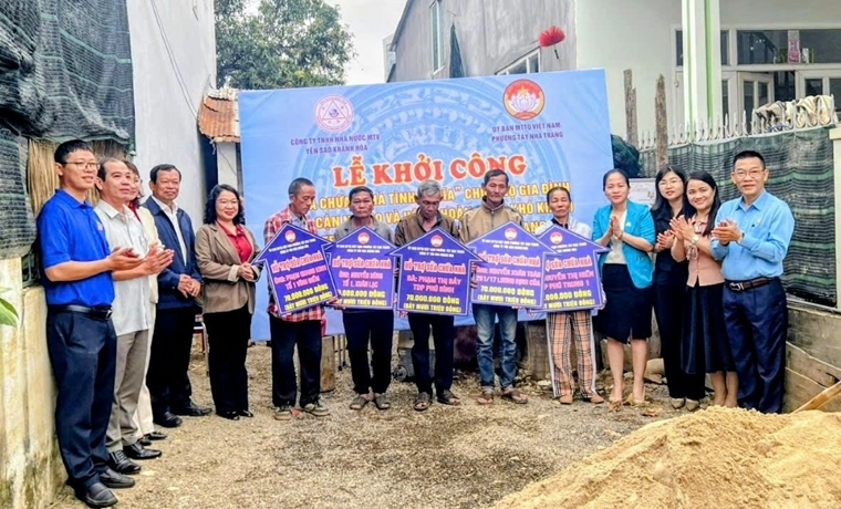 Hoạt động thiết thực chào mừng Đại hội đại biểu toàn quốc lần thứ XIV của Đảng, Lễ Khởi công sửa chữa 5 “Nhà tình nghĩa” tại phường Tây Nha Trang