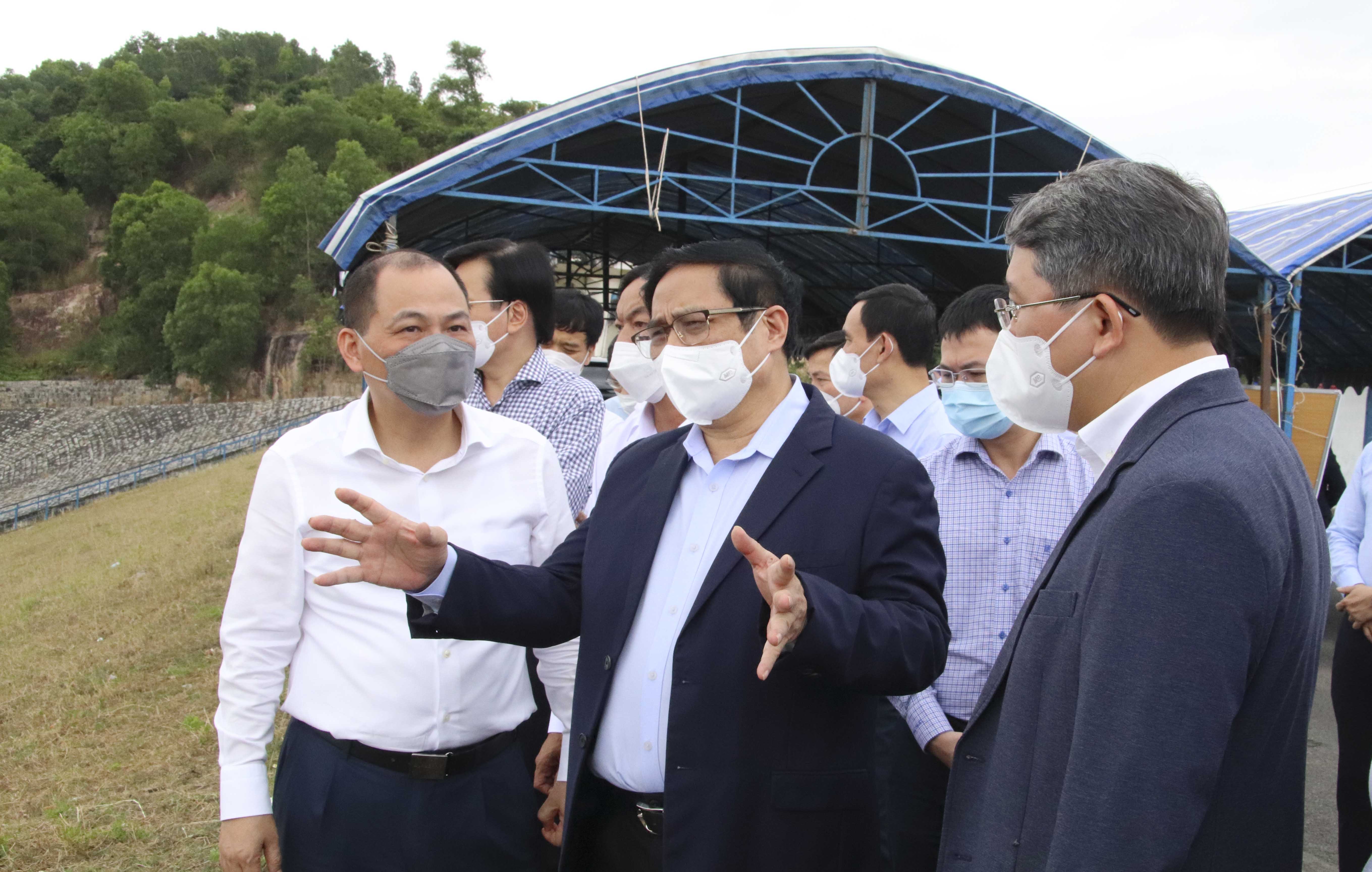 Thủ tướng Phạm Minh Chính khảo sát tiềm năng phát triển kinh tế của huyện Cam Lâm