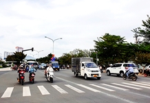 Điều chỉnh phân luồng giao thông cầu Xóm Bóng