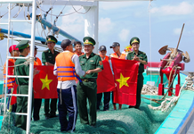 Vận dụng tư tưởng Hồ Chí Minh về “nước lấy dân làm gốc” trong xây dựng nền quốc phòng toàn dân