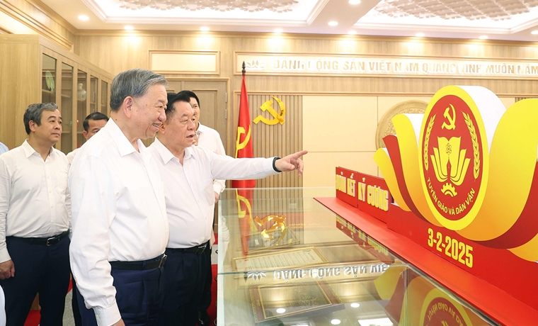 Ngành Tuyên giáo và Dân vận thực hiện bước chuyển mình chiến lược, đáp ứng yêu cầu, nhiệm vụ trong kỷ nguyên phát triển giàu mạnh và thịnh vượng của dân tộc