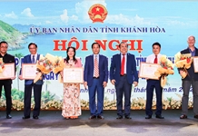 Vinh danh doanh nhân, doanh nghiệp