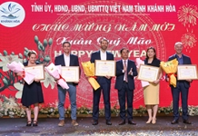 Lãnh đạo tỉnh Khánh Hòa gặp mặt, chúc Tết khách quốc tế và kiều bào