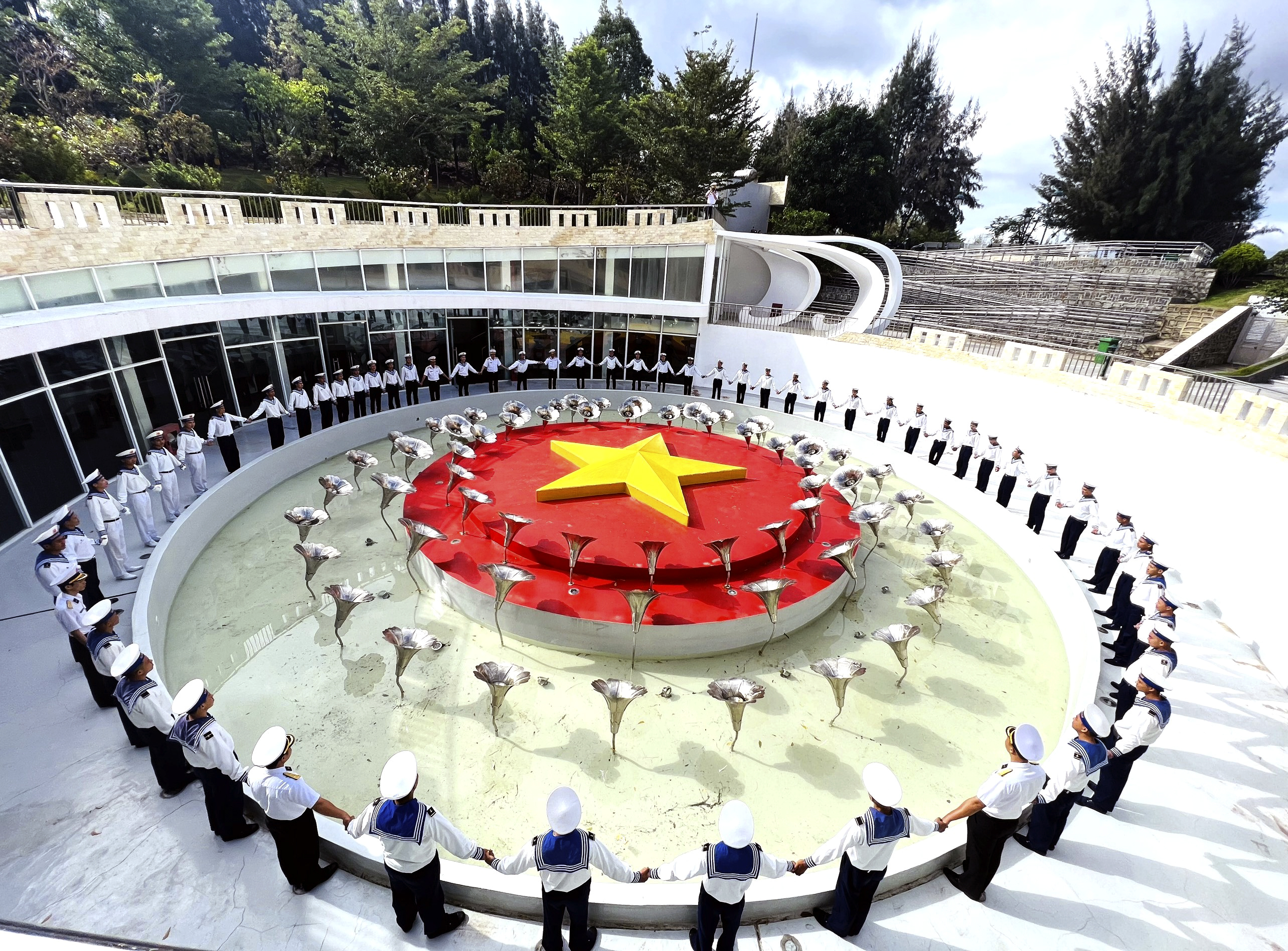 Kỷ niệm 36 năm sự kiện Gạc Ma (14-3-1988 - 14-3-2024)  Khúc tráng ca về vòng tròn bất tử