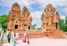 Giữ gìn vẻ đẹp Tháp Pô Klong Garai