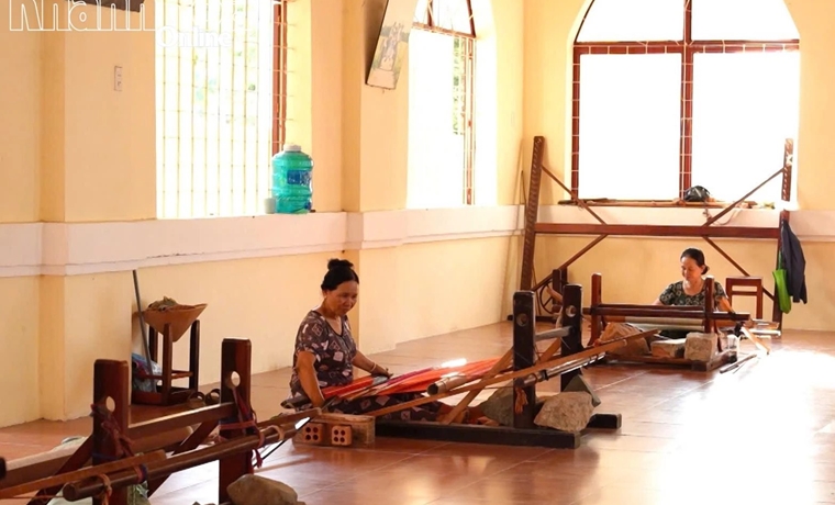 Làng dệt thổ cẩm Mỹ Nghiệp: Giữ lửa cho nghề truyền thống