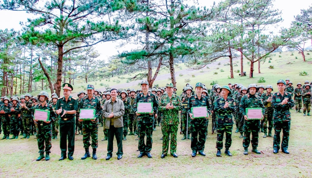 Giải pháp xây dựng các tỉnh, thành phố thành khu vực phòng thủ vững chắc trong tình hình mới