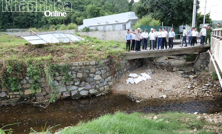 Đoàn công tác của tỉnh kiểm tra thực tế hoạt động xử lý rác, nước rỉ rác tại phường Bắc Nha Trang