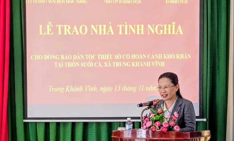 HỖ TRỢ KINH PHÍ XÂY NHÀ TÌNH NGHĨA CHO 2 HỘ DÂN Ở XÃ TRUNG KHÁNH VĨNH