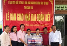 Bàn giao 8 ngôi nhà đại đoàn kết