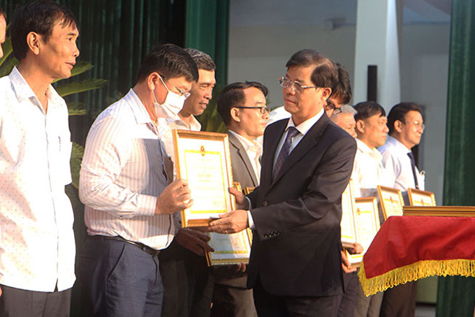 Phát động phong trào thi đua năm 2022