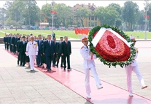 Tổng Bí thư, Chủ tịch nước Trung Quốc Tập Cận Bình vào Lăng viếng Chủ tịch Hồ Chí Minh