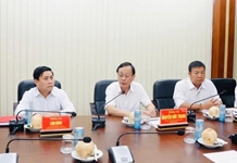 Phó Bí thư Tỉnh ủy Nguyễn Đức Thanh làm việc với Tổ Văn kiện Đại hội Đảng bộ tỉnh