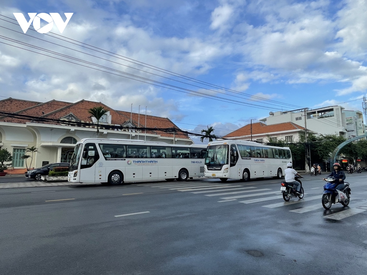 Khánh Hòa gỡ bỏ lệnh cấm ô tô trên 29 chỗ vào TP. Nha Trang